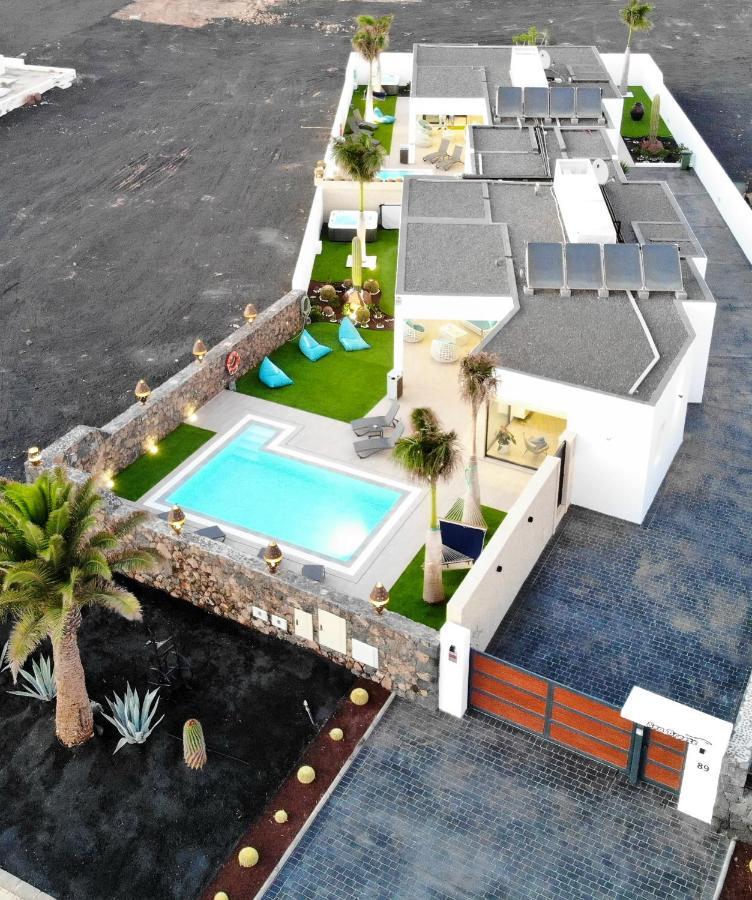 Sea Breeze Villas Lapa And Claca Playa Blanca  Exteriör bild