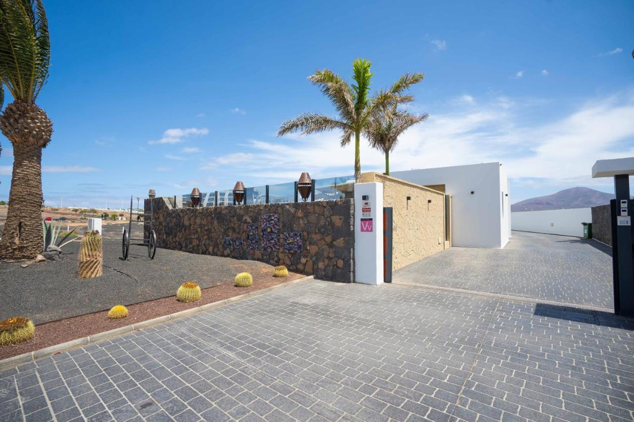 Sea Breeze Villas Lapa And Claca Playa Blanca  Exteriör bild