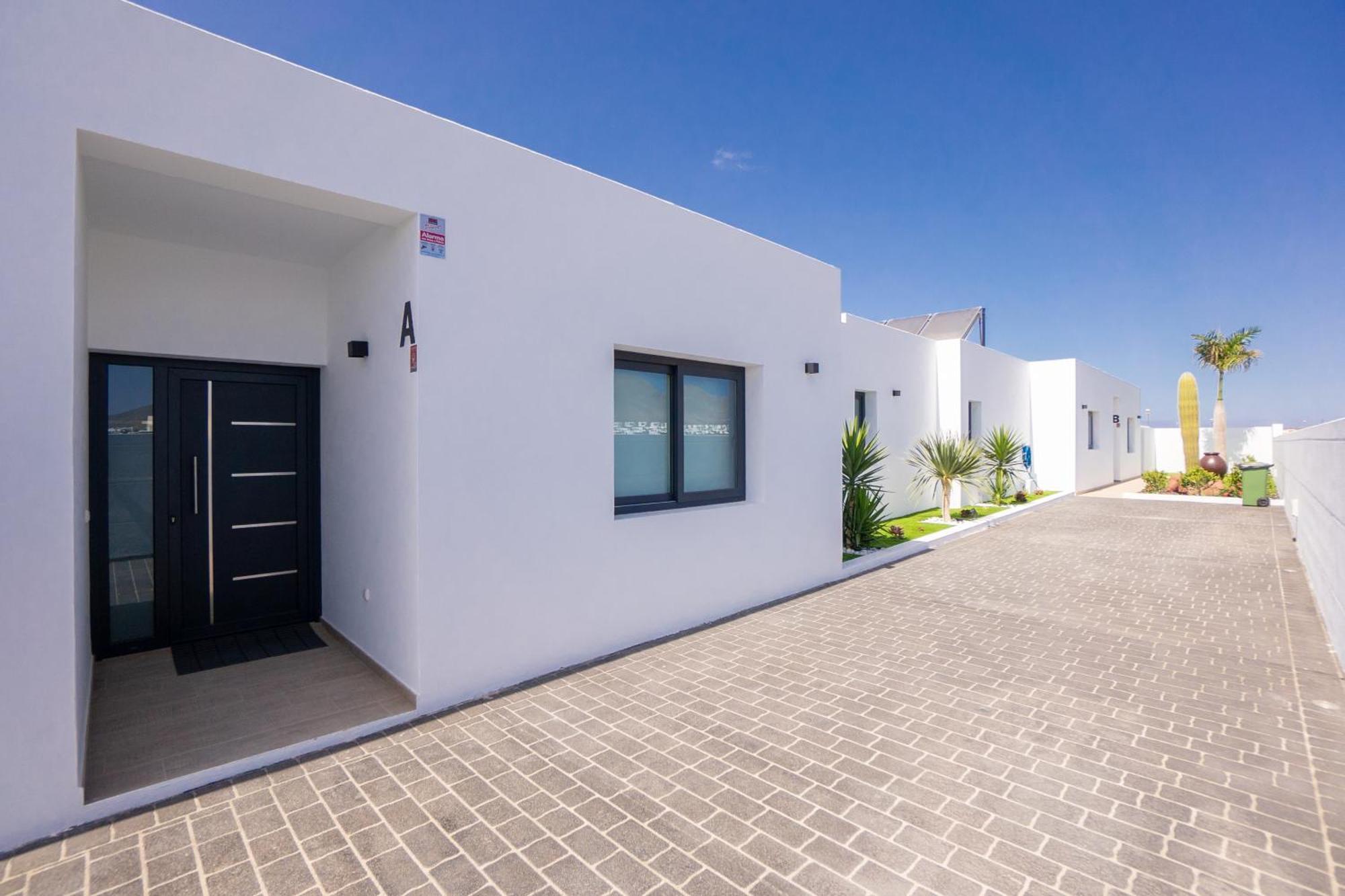 Sea Breeze Villas Lapa And Claca Playa Blanca  Exteriör bild