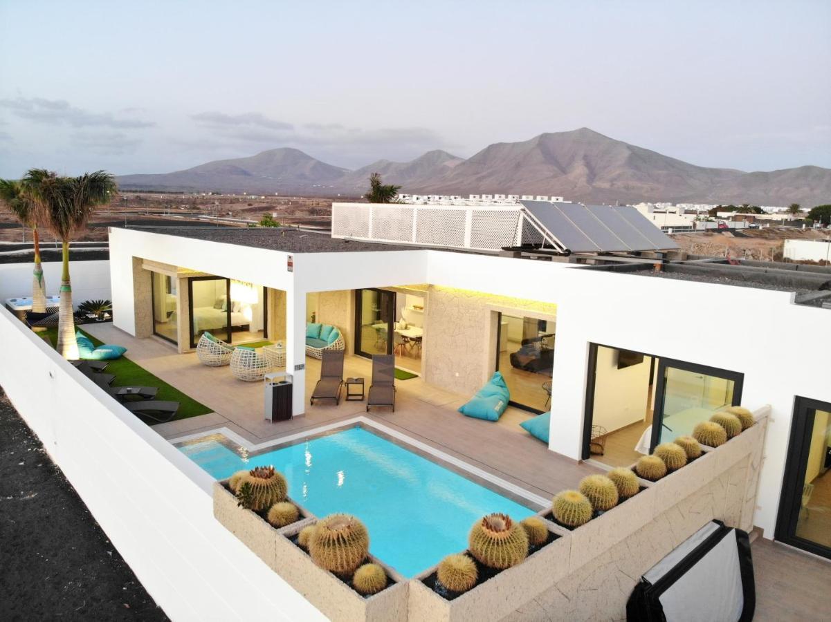 Sea Breeze Villas Lapa And Claca Playa Blanca  Exteriör bild