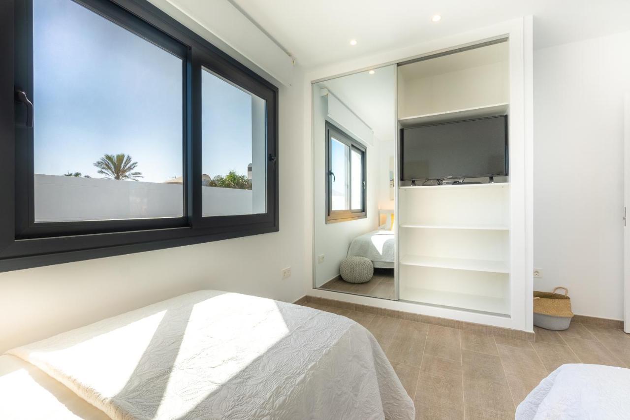 Sea Breeze Villas Lapa And Claca Playa Blanca  Exteriör bild