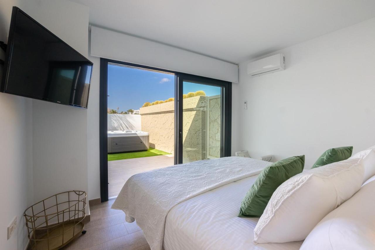 Sea Breeze Villas Lapa And Claca Playa Blanca  Exteriör bild