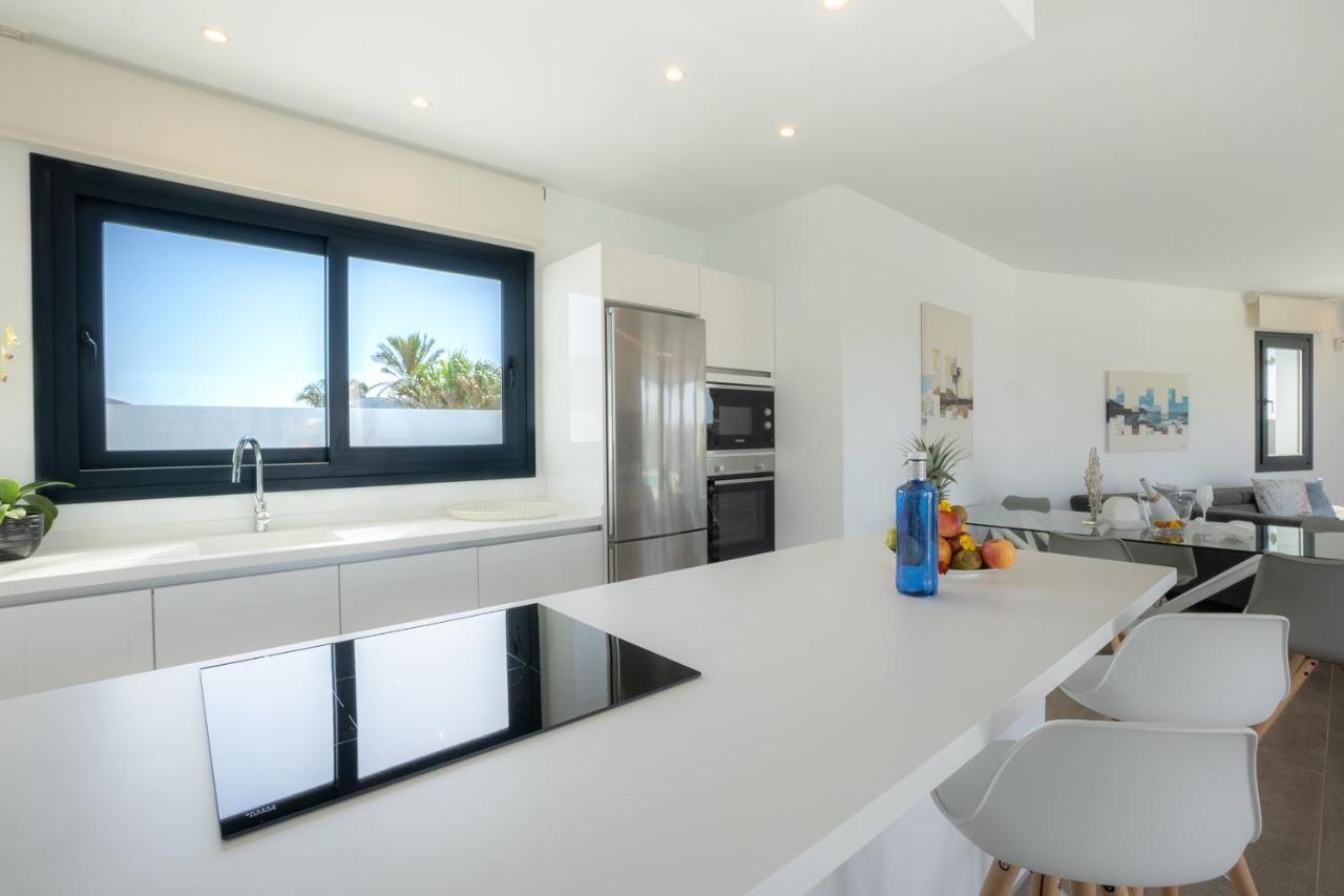 Sea Breeze Villas Lapa And Claca Playa Blanca  Exteriör bild