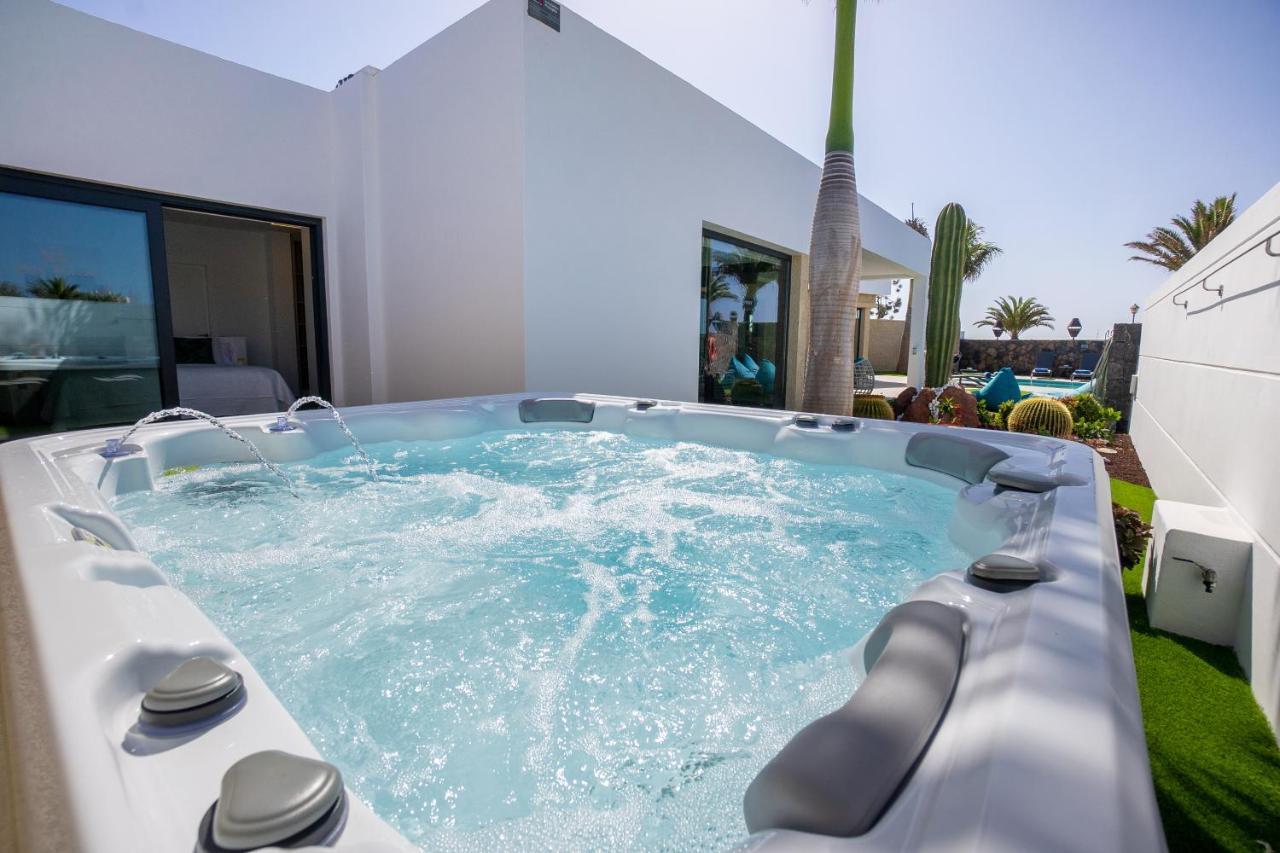Sea Breeze Villas Lapa And Claca Playa Blanca  Exteriör bild